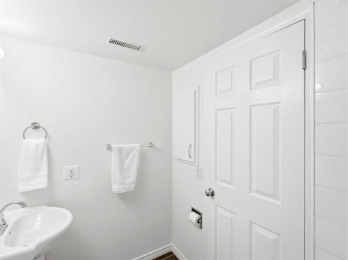 237 Sabrina Way Sw, Calgary, AB 