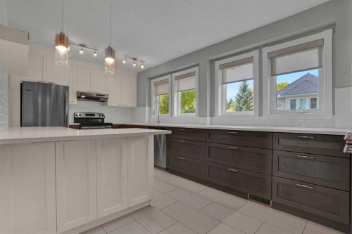 118 Candle Terrace Sw, Calgary, AB 
