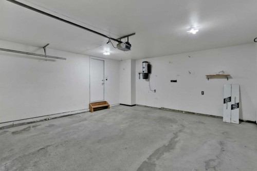 118 Candle Terrace Sw, Calgary, AB 