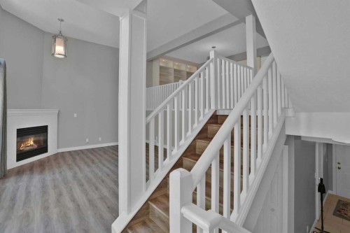 118 Candle Terrace Sw, Calgary, AB 