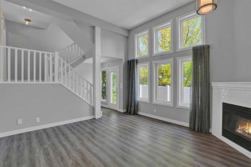 118 Candle Terrace Sw, Calgary, AB 