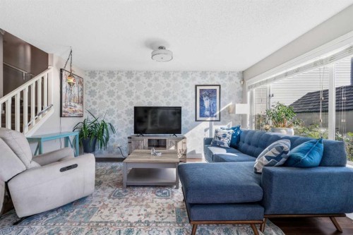 247 Cranberry Place Se, Calgary, AB 
