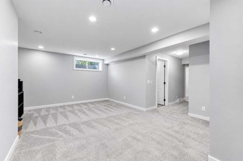 247 Cranberry Place Se, Calgary, AB 