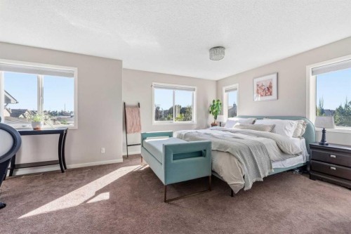 247 Cranberry Place Se, Calgary, AB 