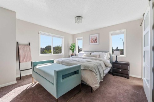 247 Cranberry Place Se, Calgary, AB 
