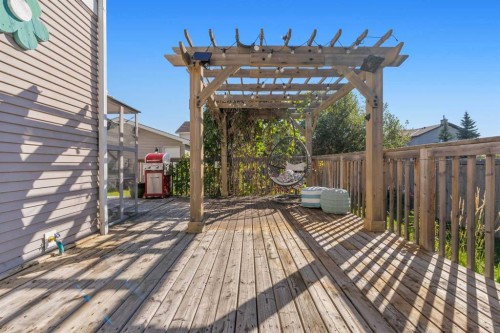 247 Cranberry Place Se, Calgary, AB 