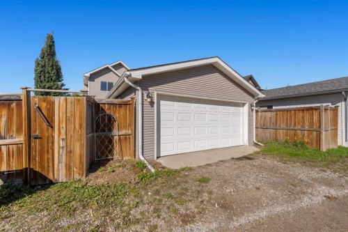 247 Cranberry Place Se, Calgary, AB 