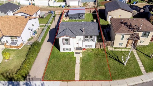 36 Castlebrook Rise Ne, Calgary, AB 