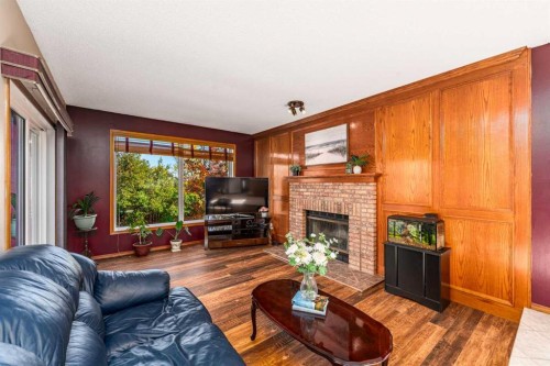 8 Hawkdale Close Nw, Calgary, AB 