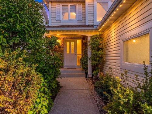 8 Hawkdale Close Nw, Calgary, AB 
