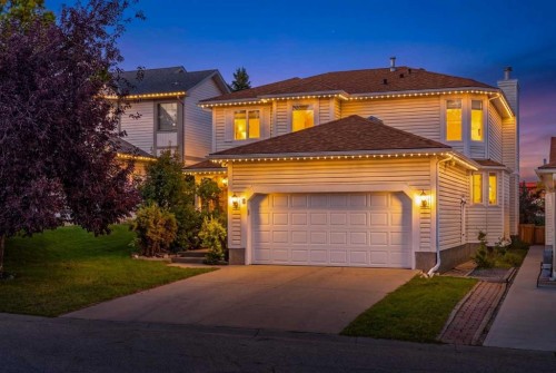 8 Hawkdale Close Nw, Calgary, AB 