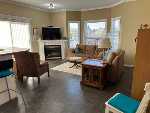 303-1902 23 Street, Didsbury, AB 