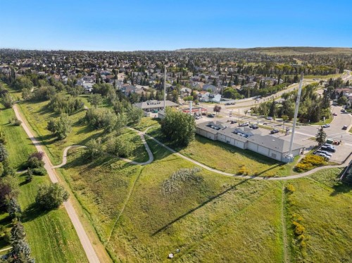 9878 Hidden Valley Drive Nw, Calgary, AB 