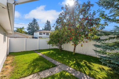 9524 3 Street Se, Calgary, AB 