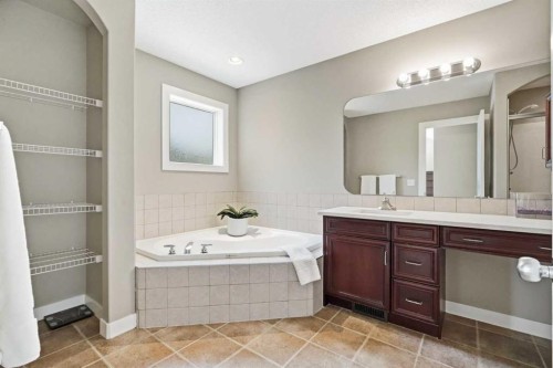 242 Tusslewood Grove Nw, Calgary, AB 