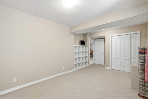 242 Tusslewood Grove Nw, Calgary, AB 