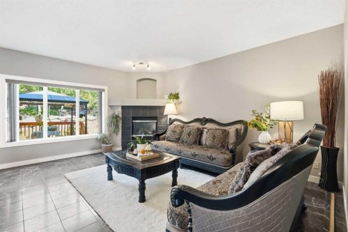 242 Tusslewood Grove Nw, Calgary, AB 