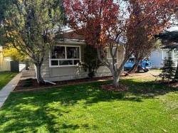235 Shawcliffe Circle SW Calgary, AB T2Y 1E8
