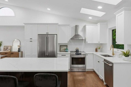 128 Sunvista Close Se, Calgary, AB 