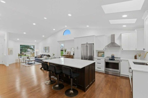 128 Sunvista Close Se, Calgary, AB 