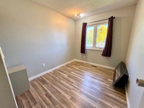 921 Ellis Crescent Se, High River, AB 