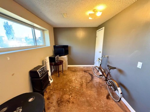 921 Ellis Crescent Se, High River, AB 