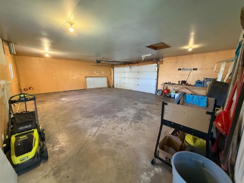 921 Ellis Crescent Se, High River, AB 