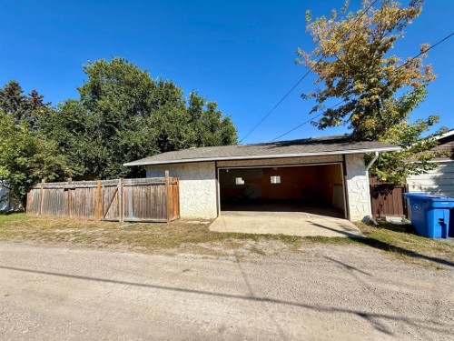 921 Ellis Crescent Se, High River, AB 