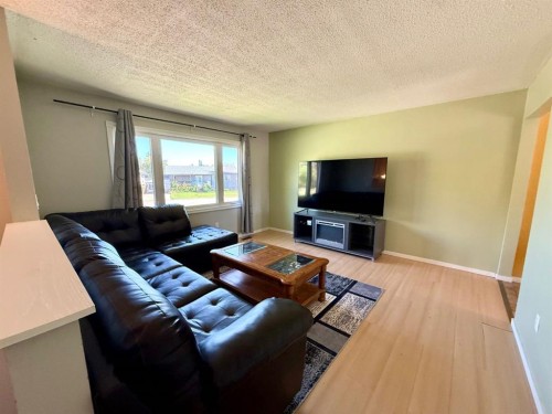 921 Ellis Crescent Se, High River, AB 