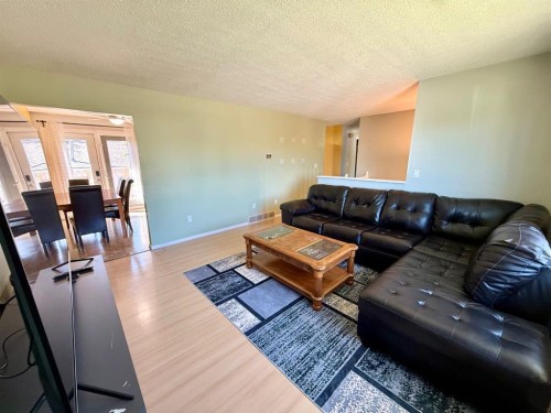 921 Ellis Crescent Se, High River, AB 