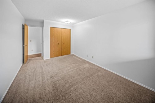 201-2211 29 Street Sw, Calgary, AB 
