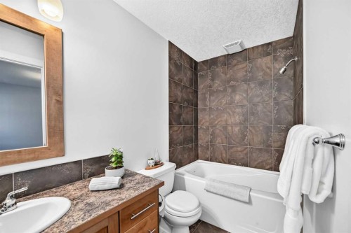 2315 1 Street Ne, Calgary, AB 