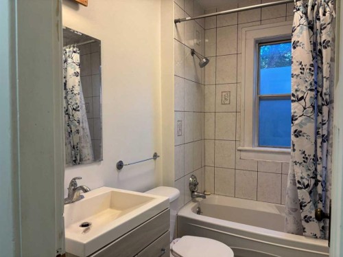 132 7 Avenue Ne, Calgary, AB 