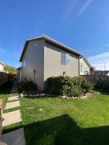 92 Covington Court Ne, Calgary, AB 