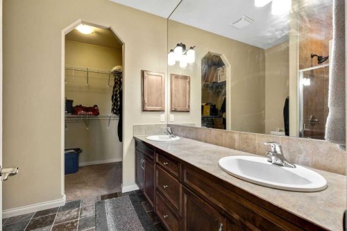 17 Dain Place Nw, Langdon, AB 