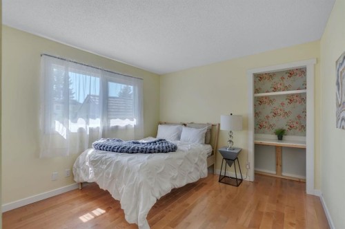 24 Shawcliffe Road Sw, Calgary, AB 