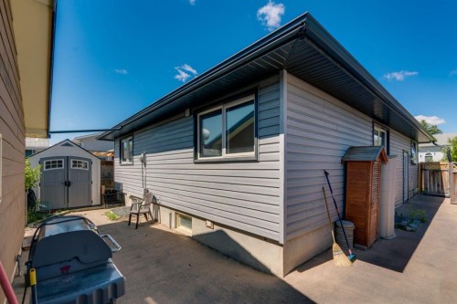 24 Shawcliffe Road Sw, Calgary, AB 