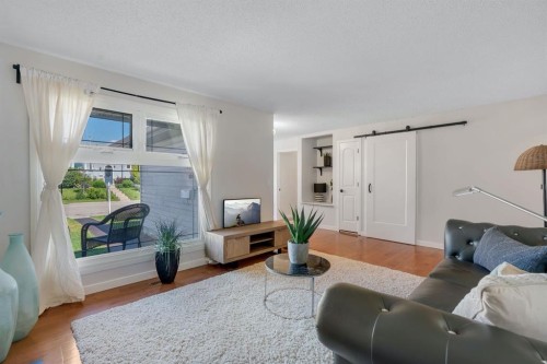 24 Shawcliffe Road Sw, Calgary, AB 