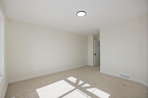 150 Lakewood Crescent, Strathmore, AB 
