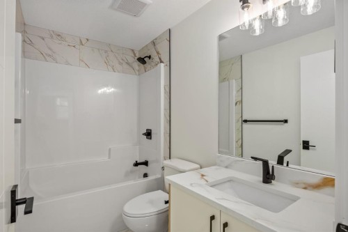 150 Lakewood Crescent, Strathmore, AB 