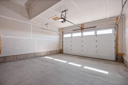 150 Lakewood Crescent, Strathmore, AB 