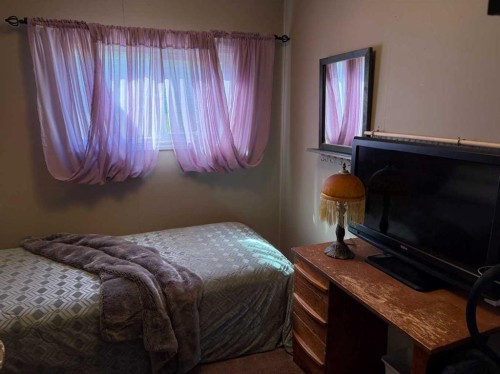 408 3 Street North, Vulcan, AB 