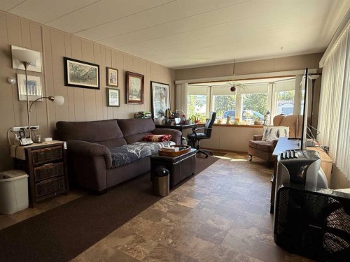 408 3 Street North, Vulcan, AB 