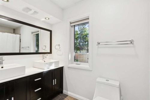 4212 45 Street Sw, Calgary, AB 