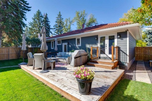 4212 45 Street Sw, Calgary, AB 