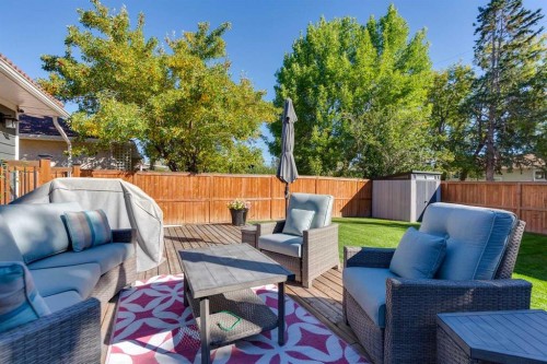 4212 45 Street Sw, Calgary, AB 