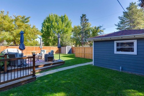 4212 45 Street Sw, Calgary, AB 