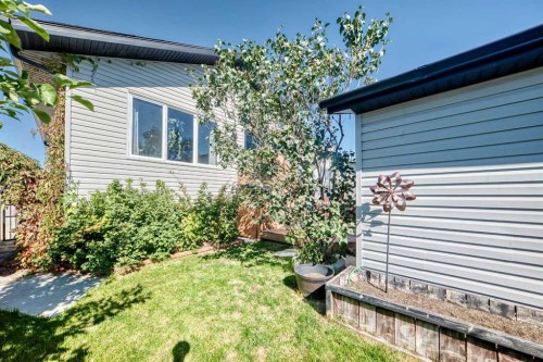 167 Mount Sundance Crescent, Lethbridge, AB 