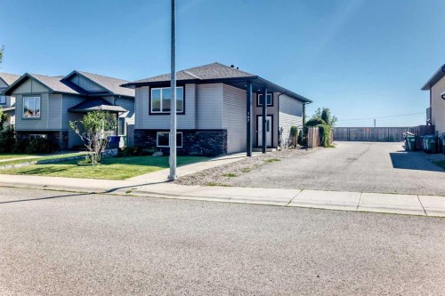 167 Mount Sundance Crescent, Lethbridge, AB 