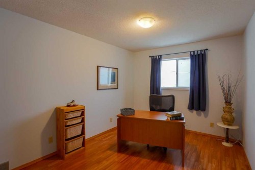 11 Maple Place, Crossfield, AB 